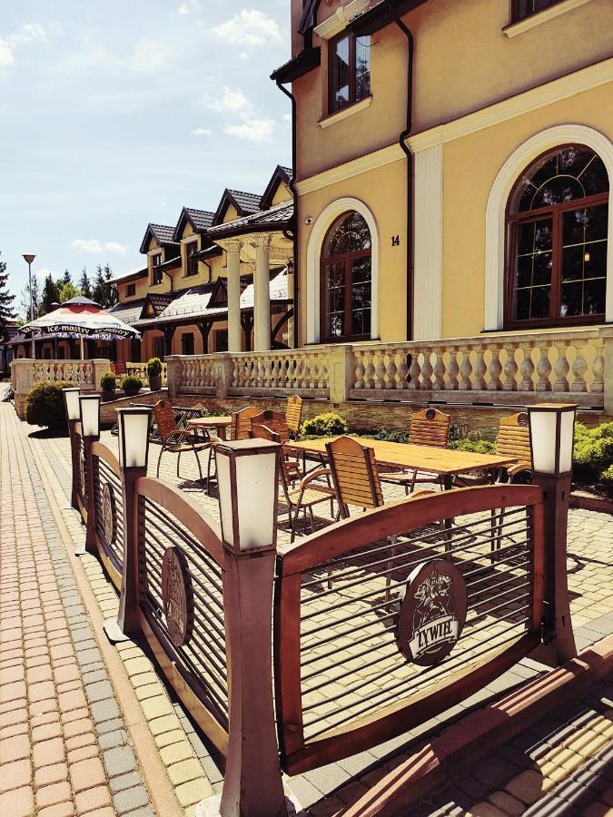Hotel "Xavier" Lubycza Krolewska Exteriér fotografie