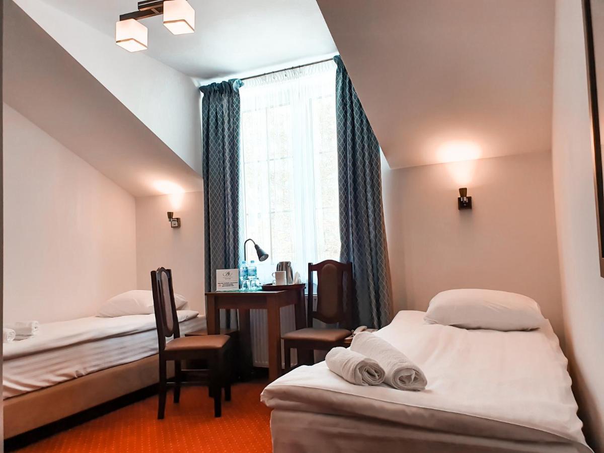 Hotel "Xavier" Lubycza Krolewska Exteriér fotografie