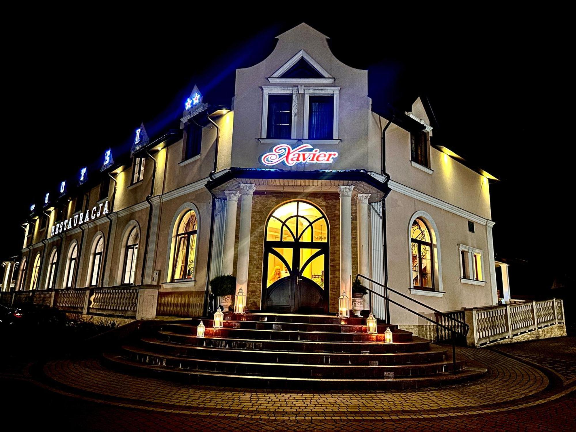 Hotel "Xavier" Lubycza Krolewska Exteriér fotografie